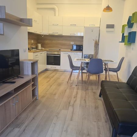 Luxury Central Newapartments One Bacău Extérieur photo